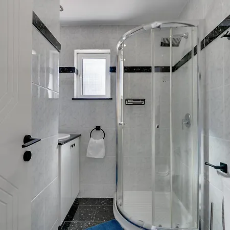 Oceanic Pearl Deluxe - 200m From