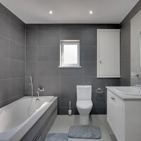 Oceanic Pearl Deluxe - 200m From Voroklini