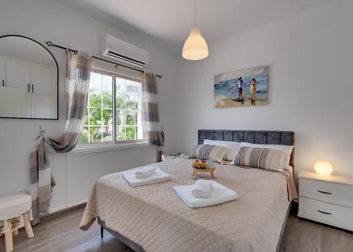 Oceanic Pearl Deluxe - 200m From オロクリニ