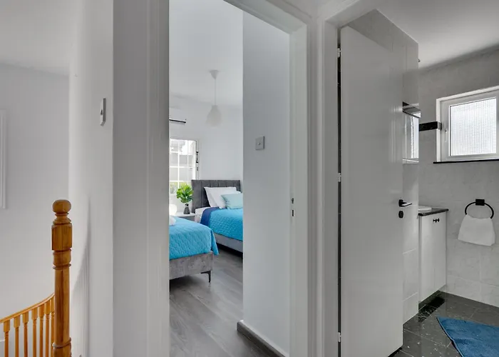 Oceanic Pearl Deluxe - 200m From * Voroklini