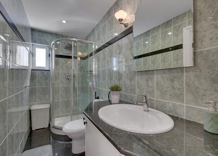 Oceanic Pearl Deluxe - 200m From オロクリニ