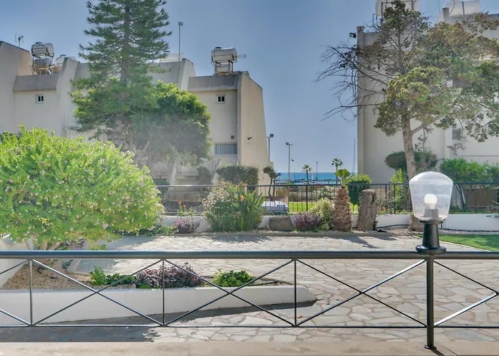 Oceanic Pearl Deluxe - 200m From Vila Voroklini