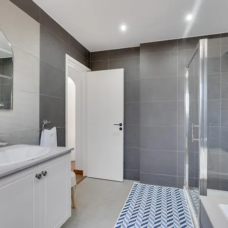 Oceanic Pearl Deluxe - 200m From * Voroklini