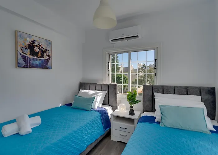 Oceanic Pearl Deluxe - 200m From *