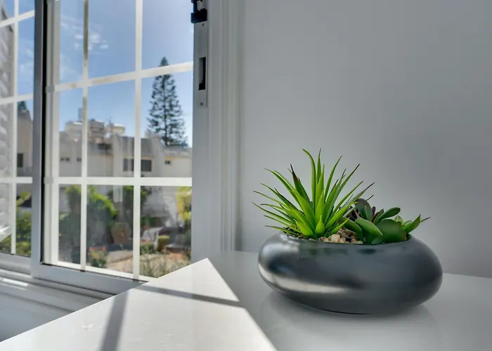 Oceanic Pearl Deluxe - 200m From * Voroklini