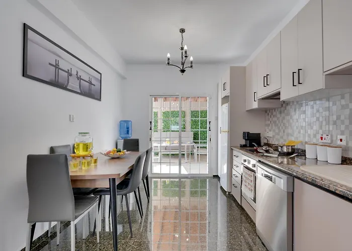 Villa Oceanic Pearl Deluxe - 200m From Voroklini